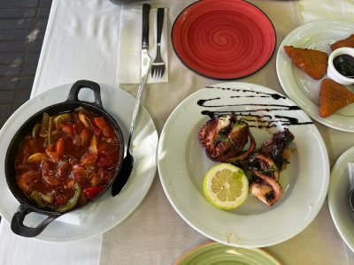 El Oasis Tapas & Cócteles